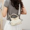 Geraffte Zugbeutel-Tasche mit gerafftem Griff Abnehmbarer Riemen Nylon Umhängetasche für den lässigen Alltag