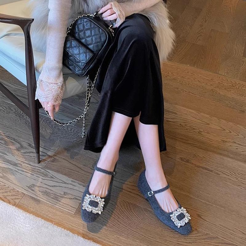 Anti-slip Shoes with Snap Fasteners, Square Toe, Single Strap, Thick Heel