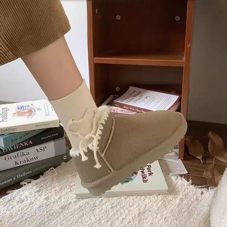 

Flat-bottomed snow boots winter velvet thickened niche design sense Northeast warm short tube is super easy to wear 40