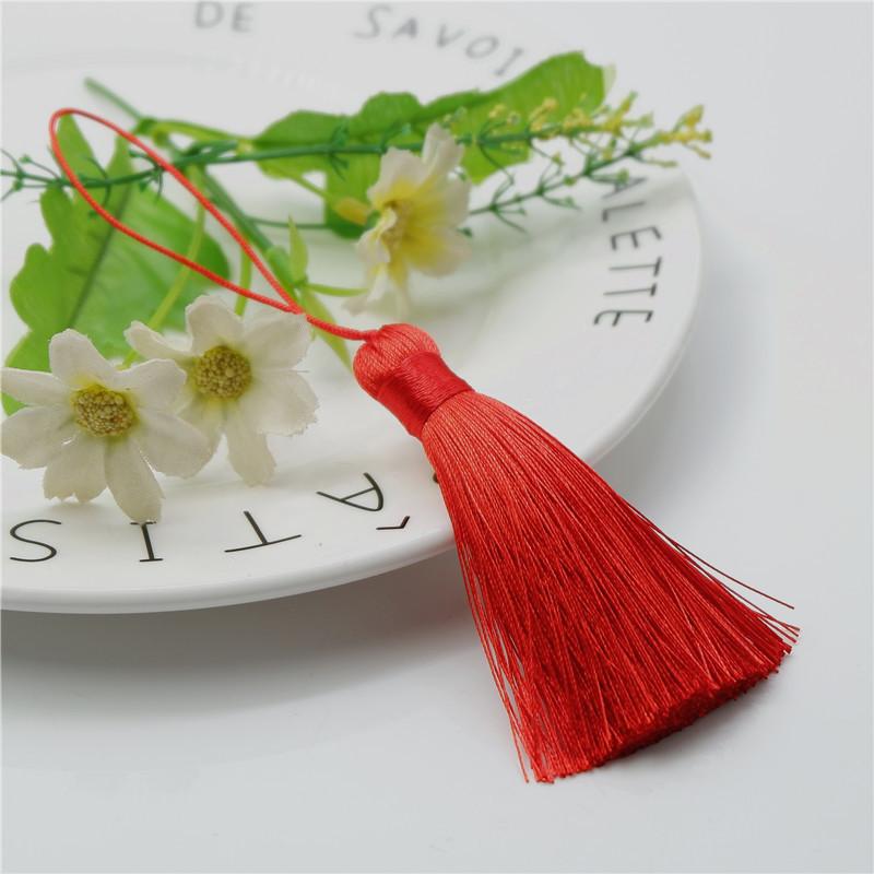 8 cm Kurzer Dicker Quaste Geschlossen Anti-Falten Vertikal Eis-Seide Kleine Quaste Hängendes Ohr Lesezeichen Kleidung Haarnadel Quaste Ohr