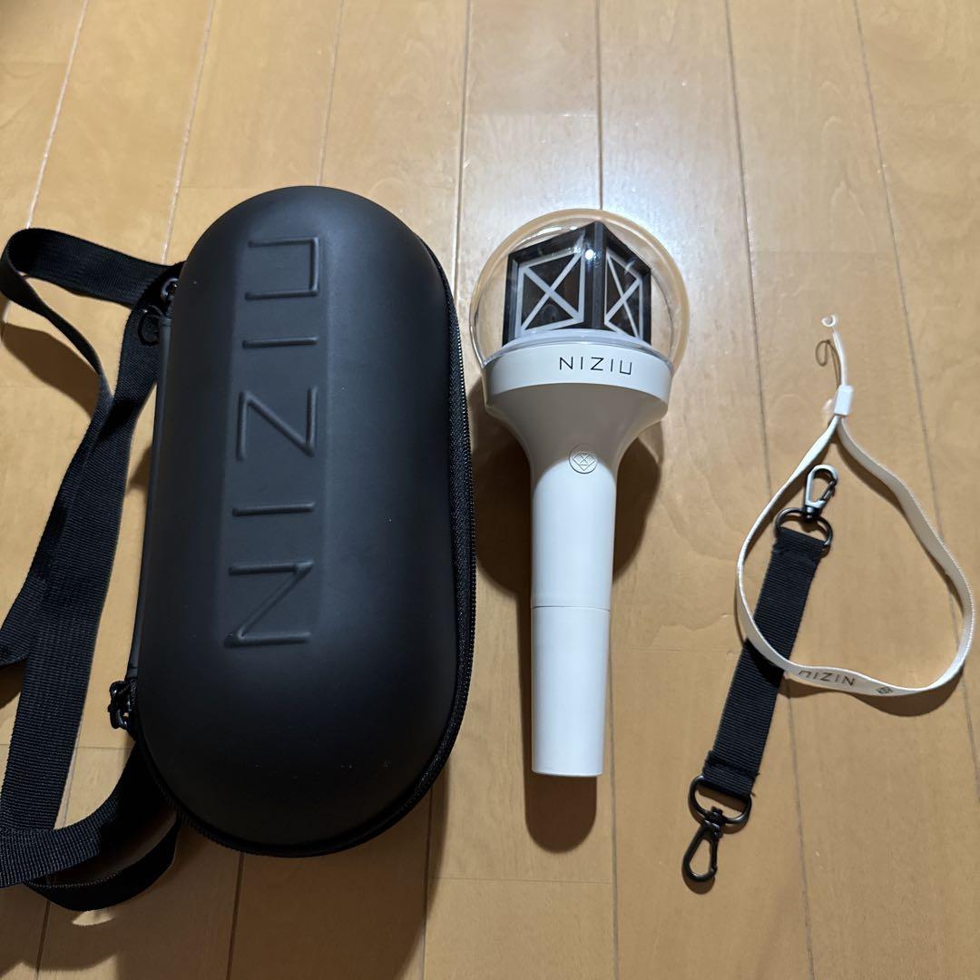 

[USED] NiziU Official Lightstick with Case