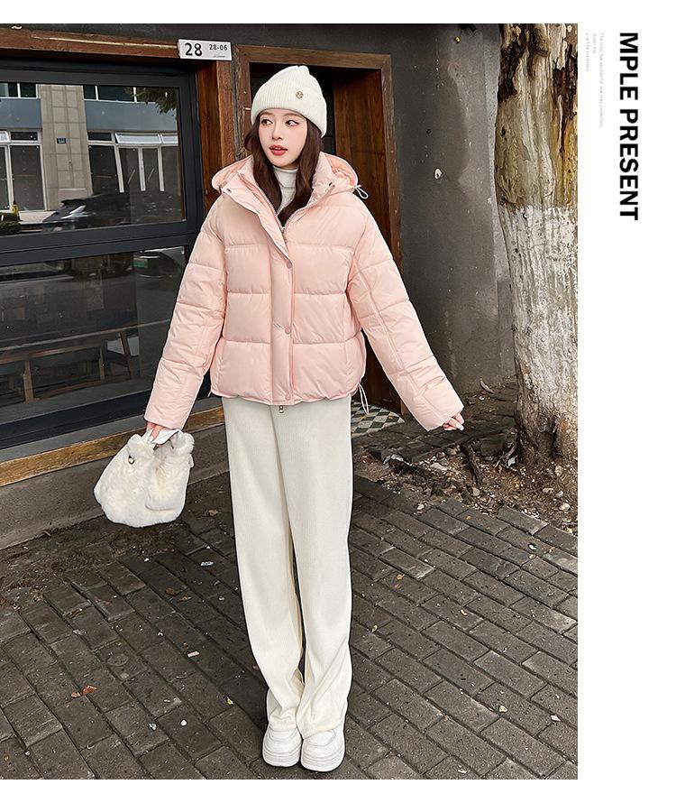 Dámská krátká větruodolná zateplená zimní bunda s kapucí a raglánovými rukávy