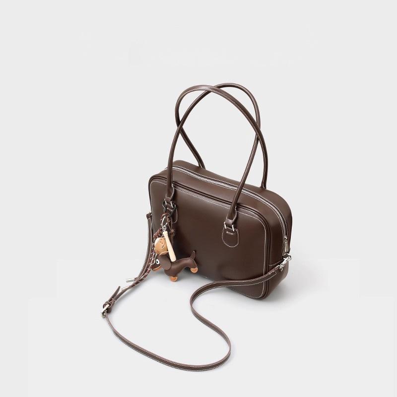 Real Leather 2025 And New Style Large Capacity Handbag Messenger Bag Retro Handheld Tote Bag Timeless Single Shoulder Underarm Bag