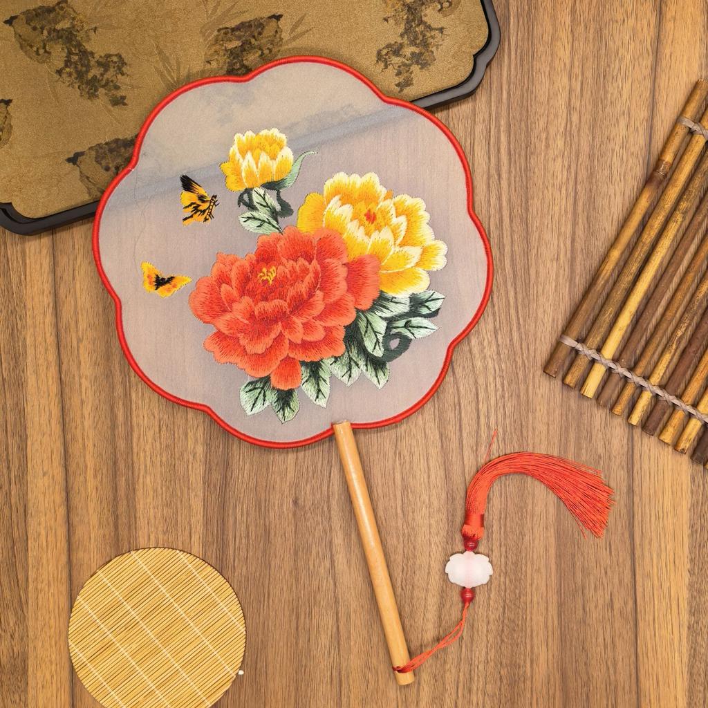 Vintage Double Sided Embroidery Flower Shape Hand Fan Chinese Palace Hanfu Floral Silk Hand Fan Craft Wedding Gift For Guests