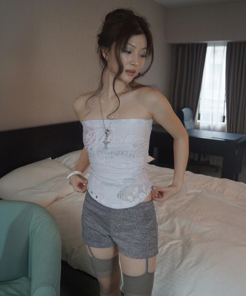 Myujeumyujieom Printed Lace Eyelet Top_Ivory