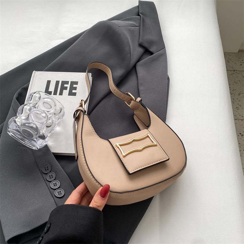 Popular Bag Women's 2025 Summer Simple New Solid Color Crescent Moon Hand Carry Women's Bag Underarm Trend Fashion Shoulder Bag