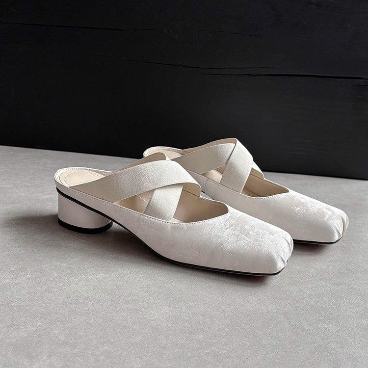 

Модные ретро полусабо женские летние 2025 новые квадратный носок балетки крест средний каблук сумка голова сабо носить женские сандалии 39