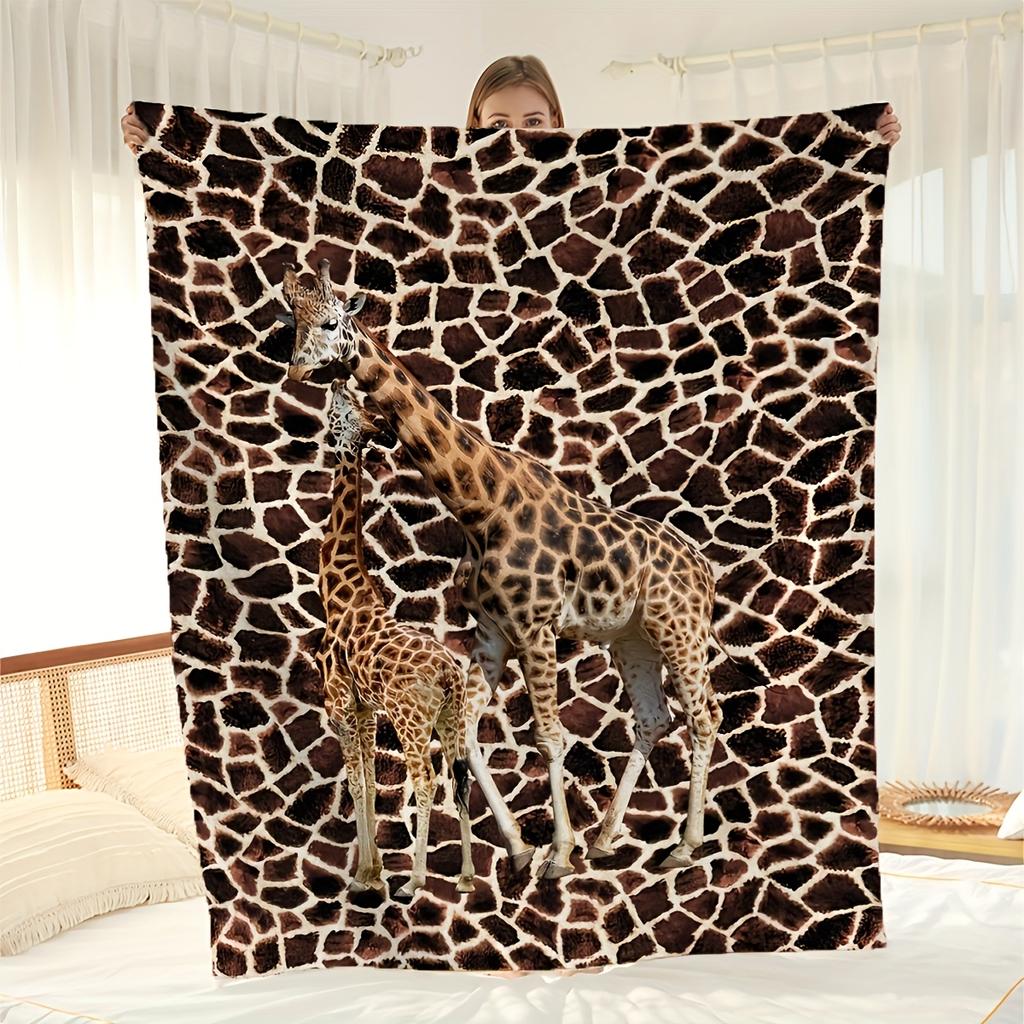 Warm Soft Giraffe Pattern Flannel Blanket, Unique Animal-Themed Home Decor for All-Season Comfort