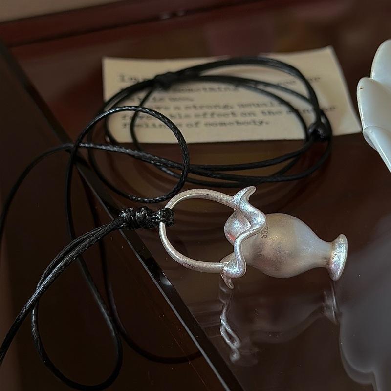 S925 Sterling Silver Niche Design Sense Retro Vase Simple Necklace Korean Style Fashionable Sweater Chain 925 silver