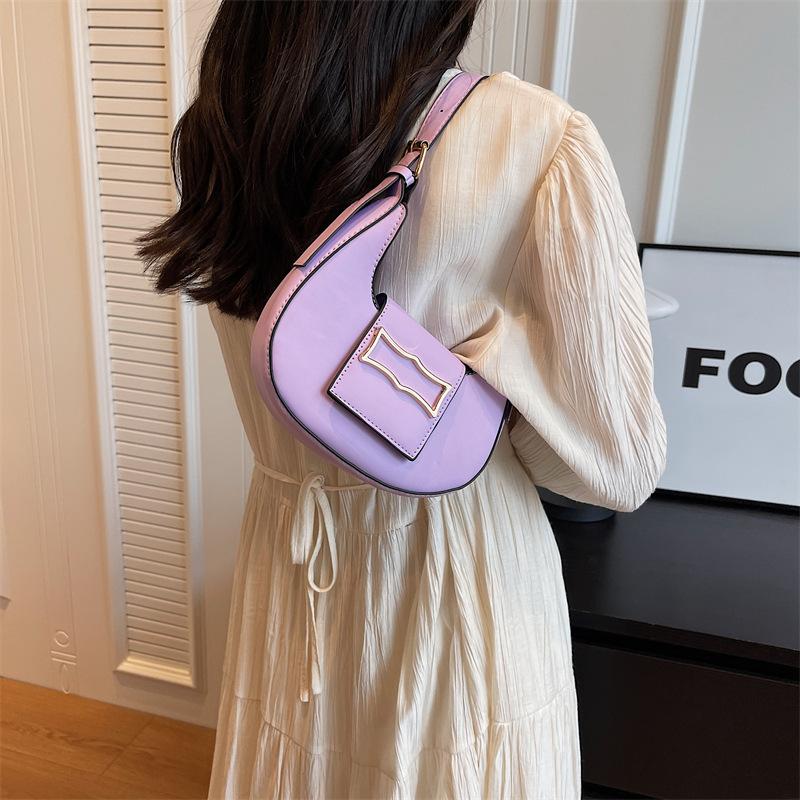 Popular Bag Women's 2025 Summer Simple New Solid Color Crescent Moon Hand Carry Women's Bag Underarm Trend Fashion Shoulder Bag