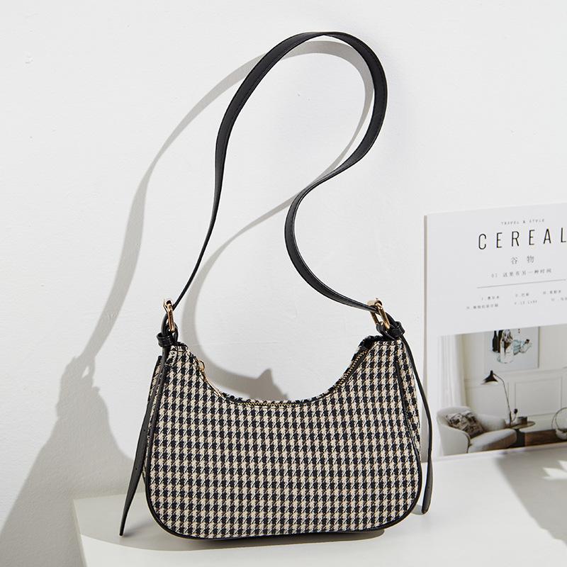 High-end underarm bag women's new trendy autumn and winter retro niche shoulder messenger bag fashion