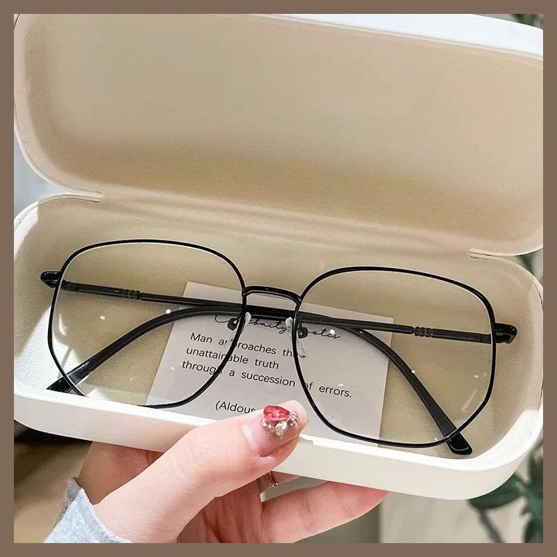 

Фотохромные очки с большой оправой, плоские зеркальные оптические линзы для женщин, модные очки с защитой от синего света Turn brown чёрный