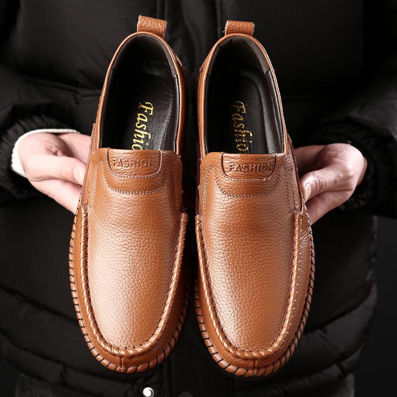 

New first-layer cowhide men s leather shoes cover feet and pedal single shoes men s soft-faced non-slip men s shoes 44 жовтий