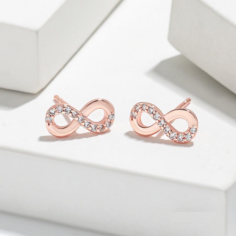 Minimalist Korean Möbius Strip Earrings: Versatile 8-Shaped Symbol of Eternity.