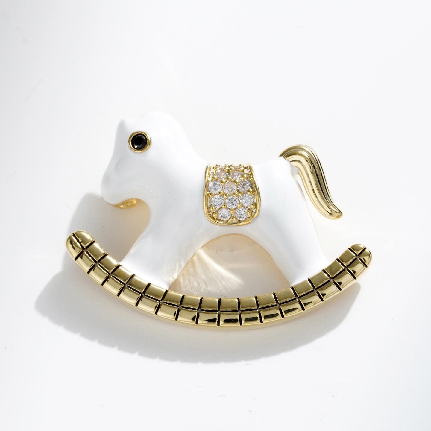 Bo Xin Yun Cute White Wooden Horse Brooch - Chinese New Year Animal Pin  Birthday Gift Accessory Small