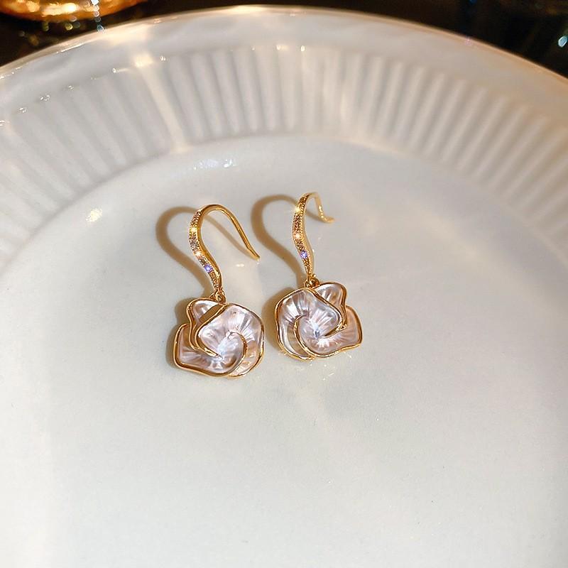 Love Geometric Earrings, Simple Flower Earrings, Fashionable Temperament Earrings, High-end Sense Earrings, Gifts