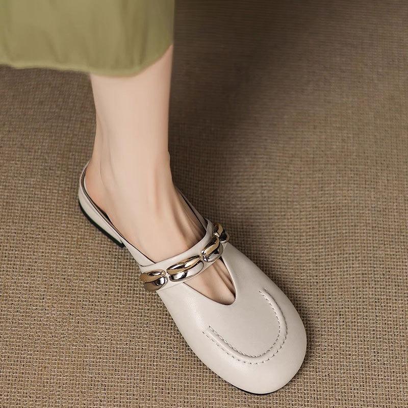 New Style of Women's Shoes with Thick Heels and Flip-flops