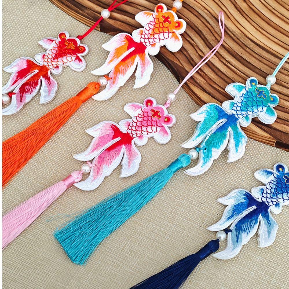 Ancient Style Chinese New Year Decoration Traditional Hand Woven Hanging Koi Fish Pendant with Tassel Lucky Symbol