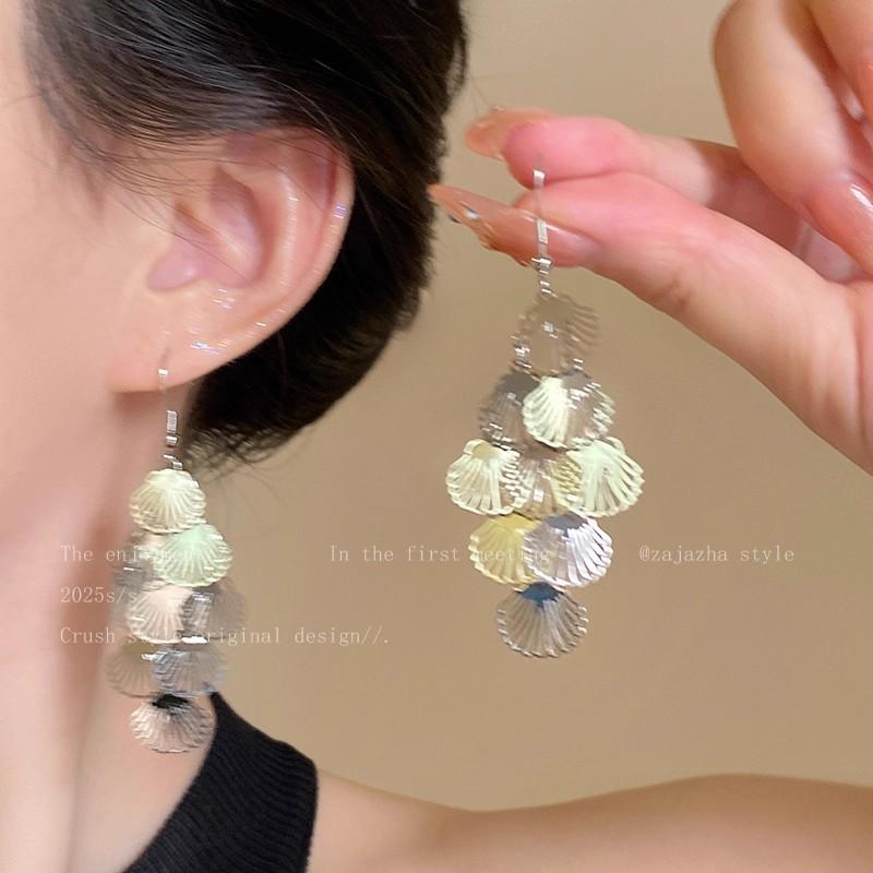 

Fan sequined shell fringed stud earrings women s light luxury design earrings exaggerated Internet celebrity earrings