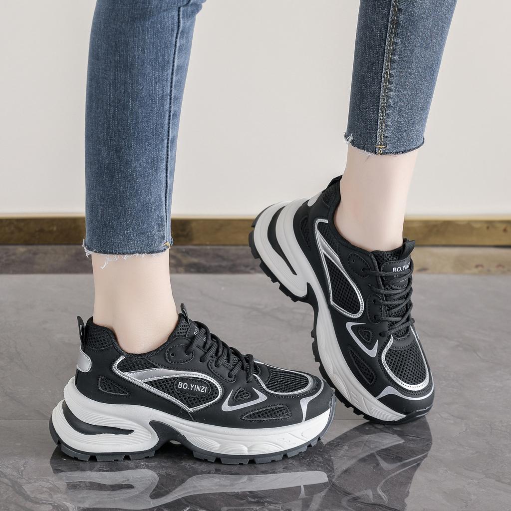Women Casual Platform Shoes Lightweight Comfortable Walking Sneakers for Commuting Travel and Daily Wear