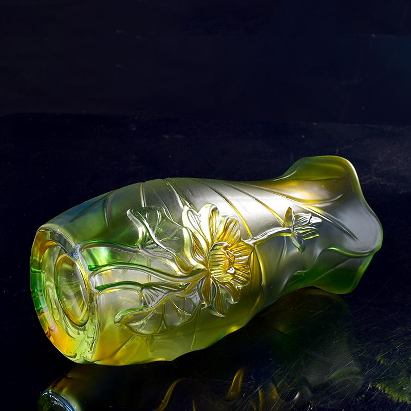 Make Offerings To Buddha Lotus Vase The Glass Vase Flower Vase of Prosperous and Noble Bamboo Lotus Vase for Buddha