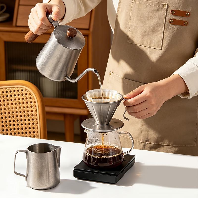 Stainless Steel Hand-drip Coffee Pot with Narrow Spout, Long Handle and Ear-shaped Design, Suitable for Home Use and Portability, with A Retro Style.