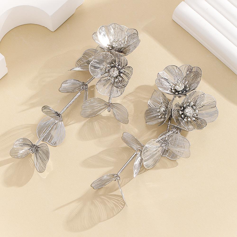 Waterfall Crow's Feet Roses Fluttering Spring Exaggerated Wedding Festival Beautiful Earrings