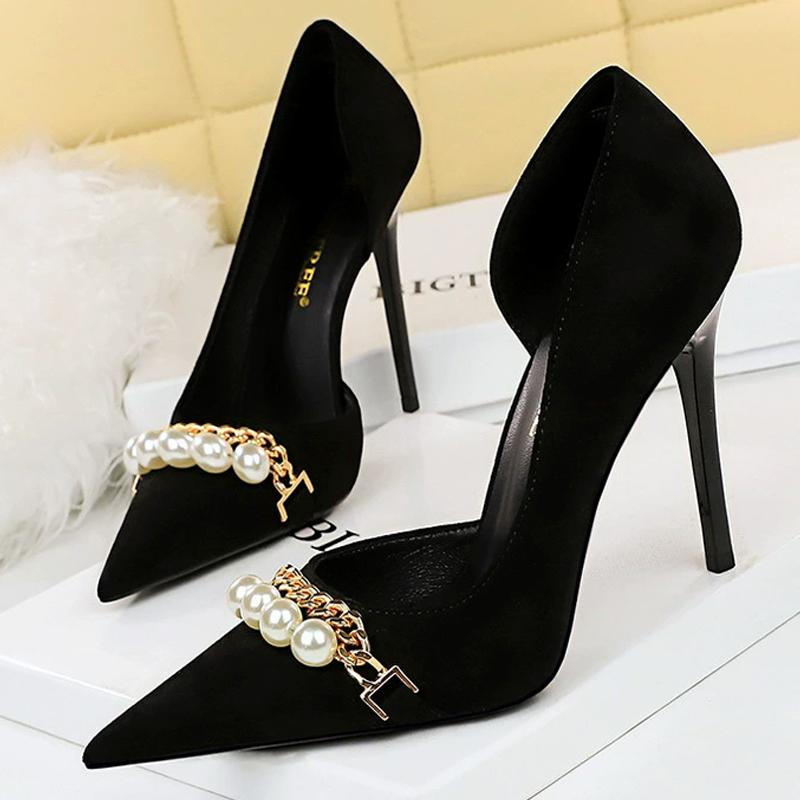 Women 7 cm 11 cm heels Sharp pointed pearl metal chain Women Pumps Stilettos suede High Heels Large size 43 Sexy Kitten heels