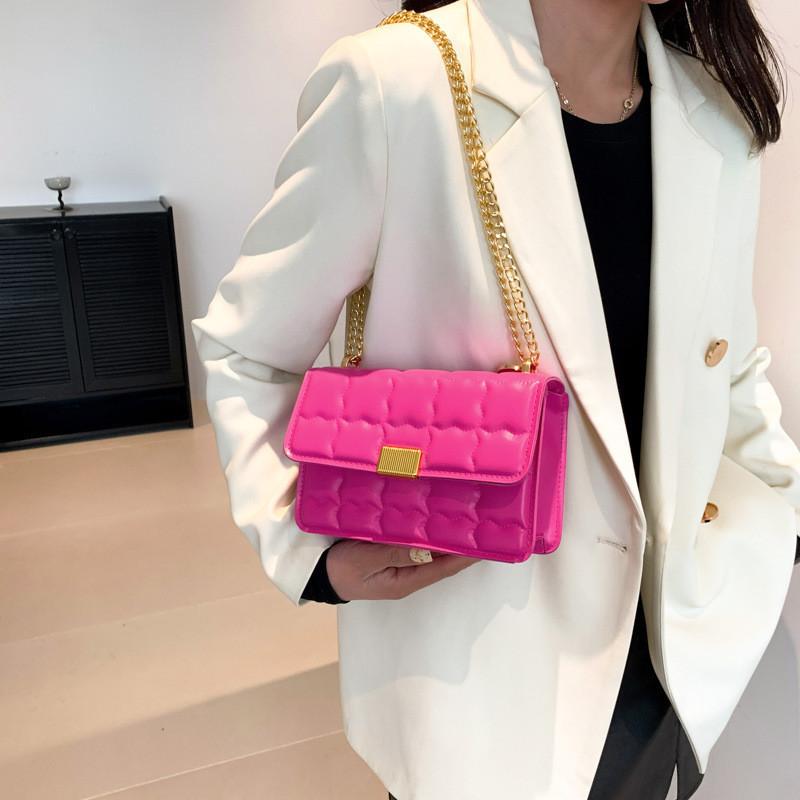 Wholesale Factory Grid Chain Single Shoulder Messenger Bag Female Bags 2024 Spring New Popular Versatile Small Square Bag