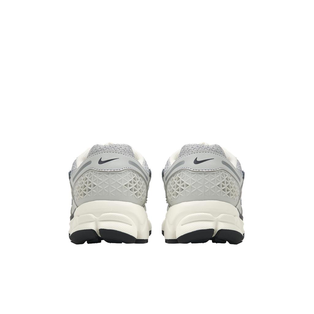 Nike Air Zoom Vomero 5 Photon Dust Metallic Silver Women Sneakers Chrome Gridiron Sail FD0884-025