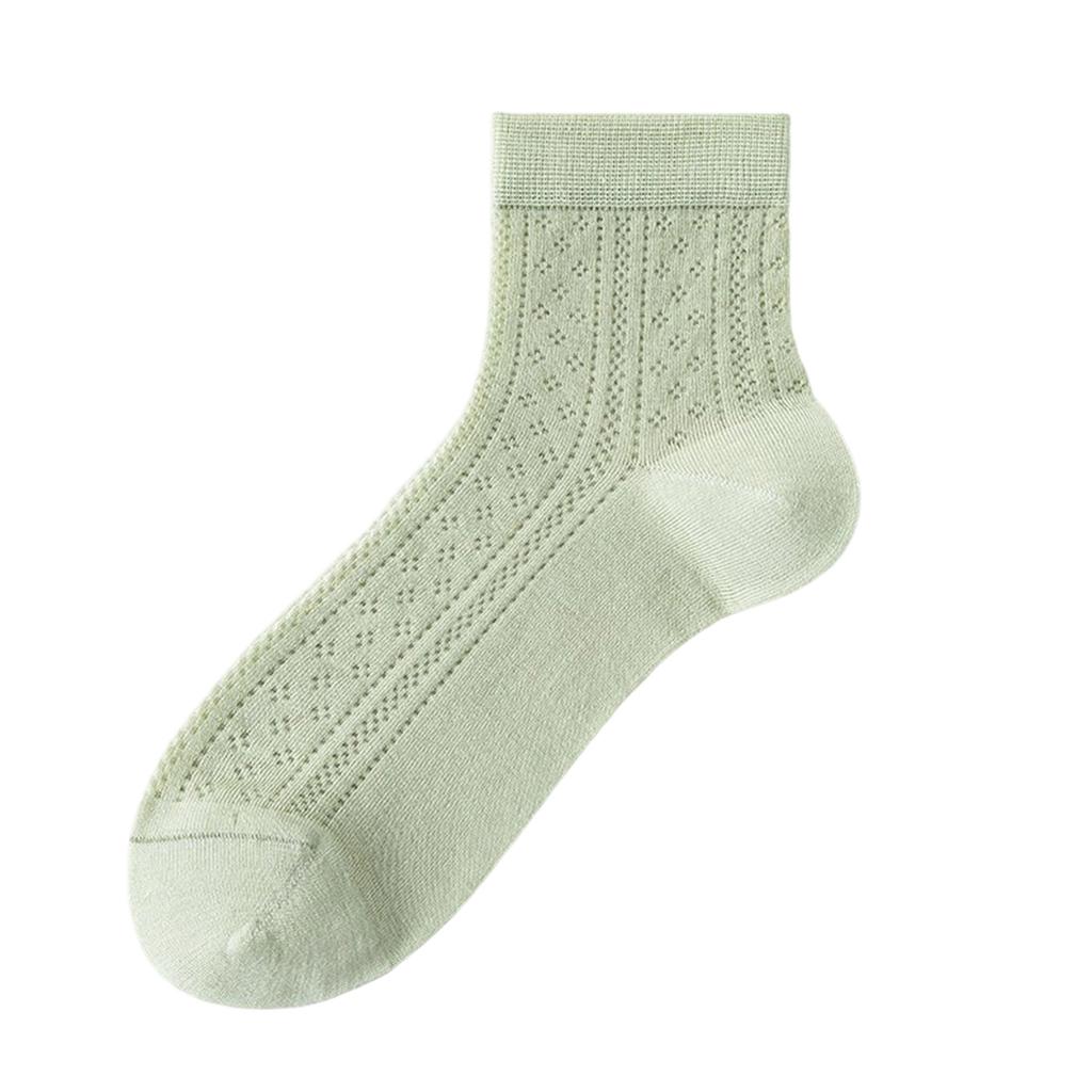 Women Lightweight Seamless Mesh Breathable Sweat Absorbing Odor Resistant Short Socks Suitable for Daily Wear and Sports Activities