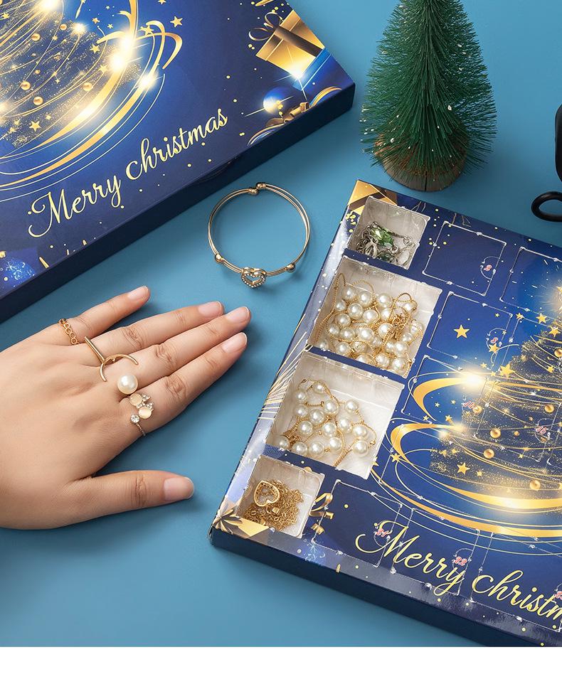 Christmas Jewelry Advent Calendar: Stud Earrings & Necklace In Surprise Gift Box
