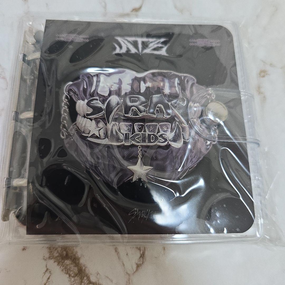 

[USED] Straykids binder ATE trading card set included!