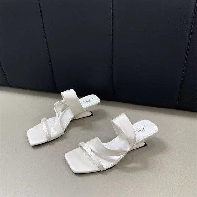 Hot Selling Sandalias De Mujer Retro Women's Sports Shoes 2025 Summer Fashion Dress Sandals Slippers Elegant High Heel Sandals