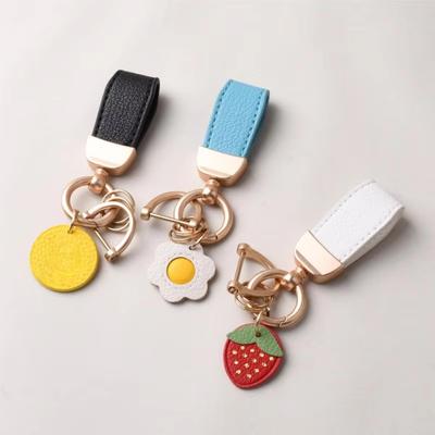 Fashion Keychain Luxury Metal Short Leather Flower Car Key Chain Pendant Split Keychain Woman Keyring Accessories