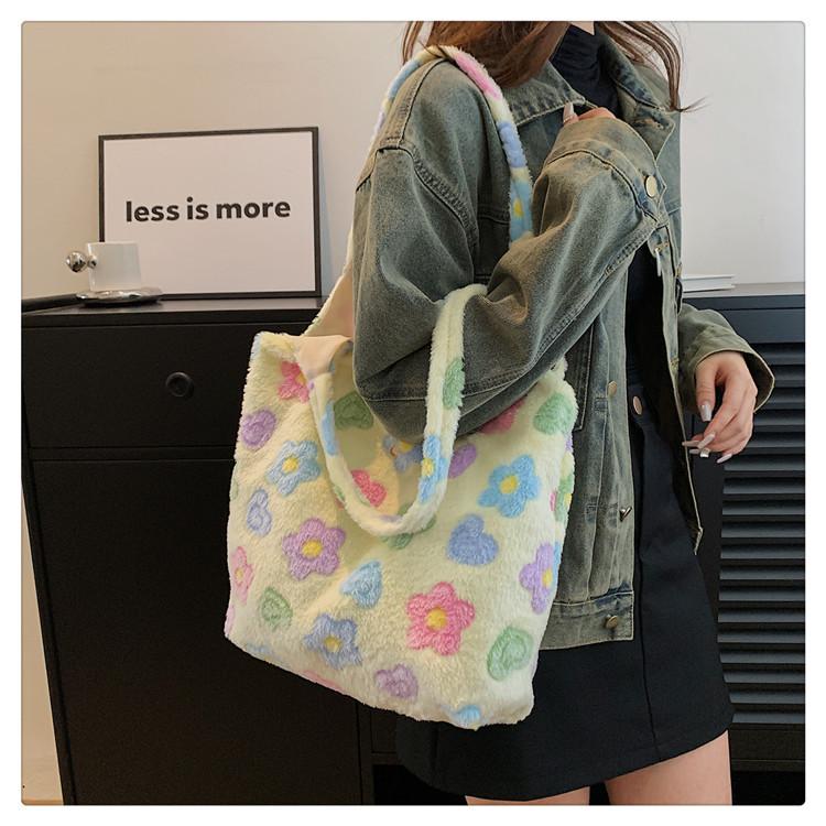 Soft Plush Large Capacity Shoulder Tote Bag for Women Fashion Minimalist Daily Handbag CLE