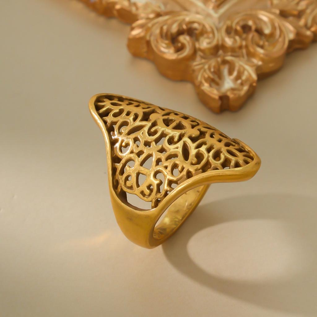 Vintage Gold Hollowed Out Patterned Electroplated Elegant Rings With Korean Style Simplicity Grandeur