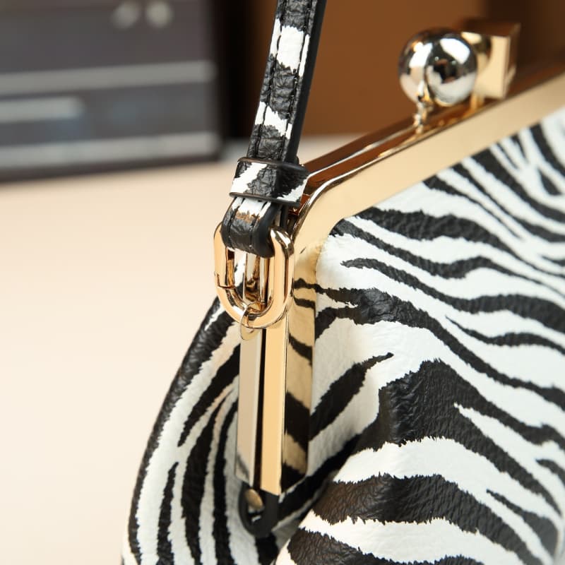 Ladies Fashion Contrast Clutch