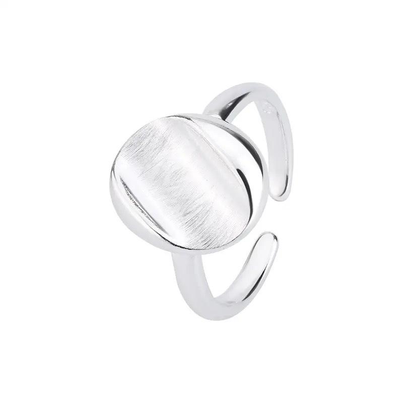 Elegant Geometric Oval Ring: Brushed Matte, Adjustable, Stackable Women’s Finger Ring