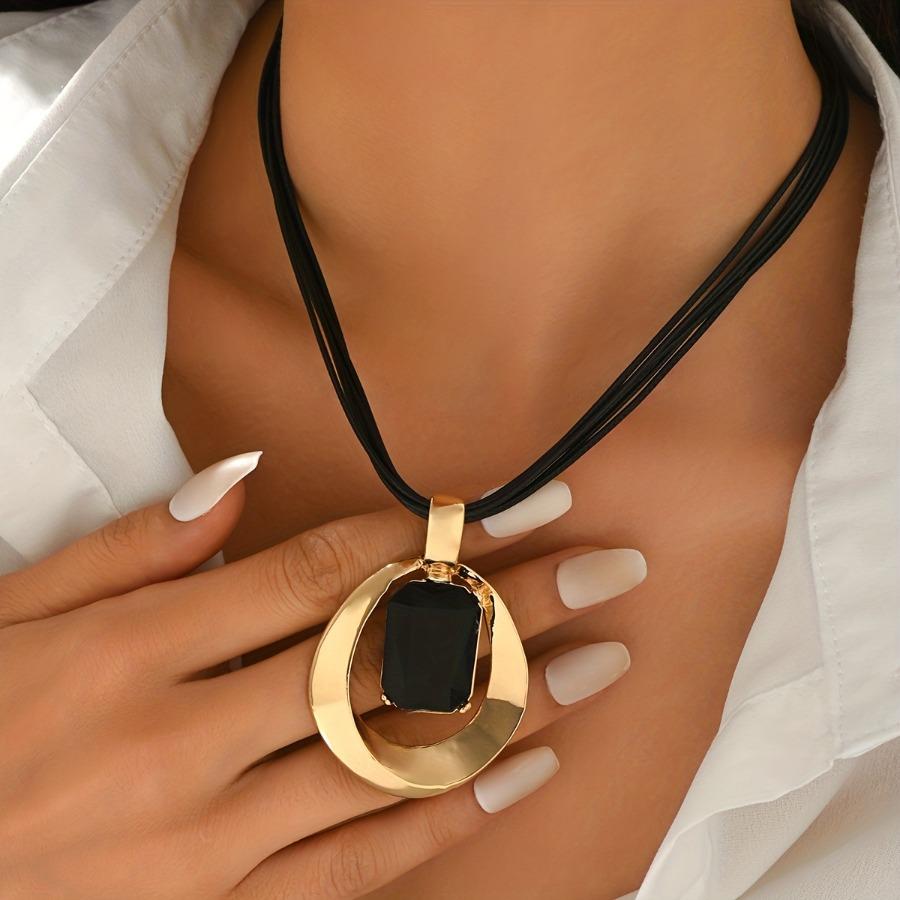 1 Schwarze Seilkette mit unregelmäßigem Ring-Anhänger | Eingefasster schwarzer quadratischer synthetischer Edelstein, Eleganter Vintage-Stil, Ideal für den täglichen Gebrauch und als Geschenk