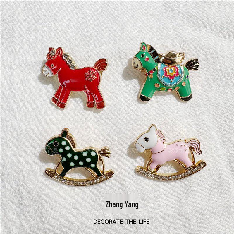 Exquisite Year of the Horse Zodiac Brooch: High-Grade, Cute Little Horse Pin for Women's Suits and Shirts