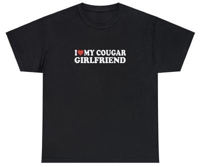 Ich liebe meine Cougar Freundin T-Shirt Lustig Ich Liebe Beziehung Geschenk Für Ihn T-Shirt