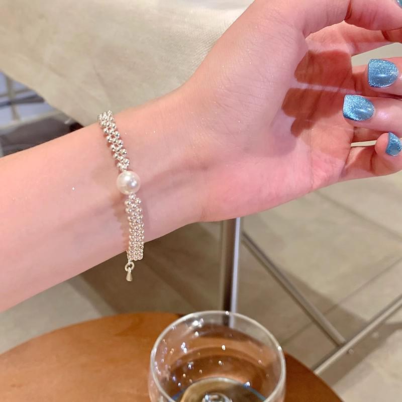 Silver Beaded Pearl Bracelet - Women's Light Luxury Fashion, Autumn & Winter Versatile Hand Jewelry.