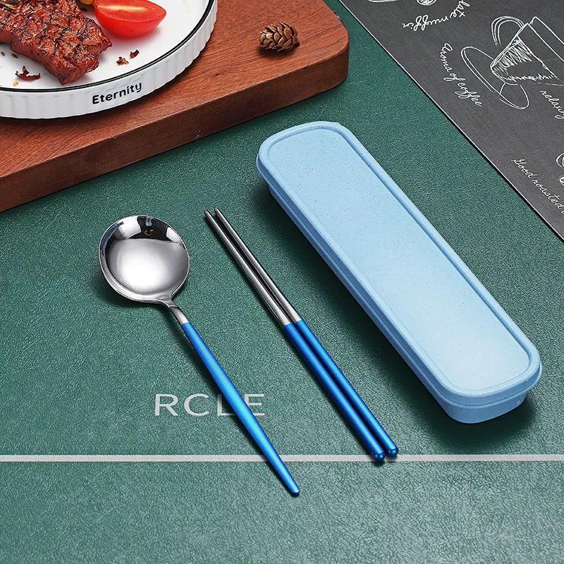 Nordic Style Portable Cutlery Set for One - Includes Knife, Fork, Spoon, and Chopsticks - Perfect for Office Workers and Students.