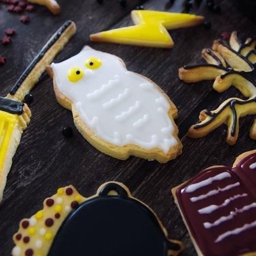 Plaque découpoir - SCRAPCOOKING - 15 biscuits - Formes multi sorcier