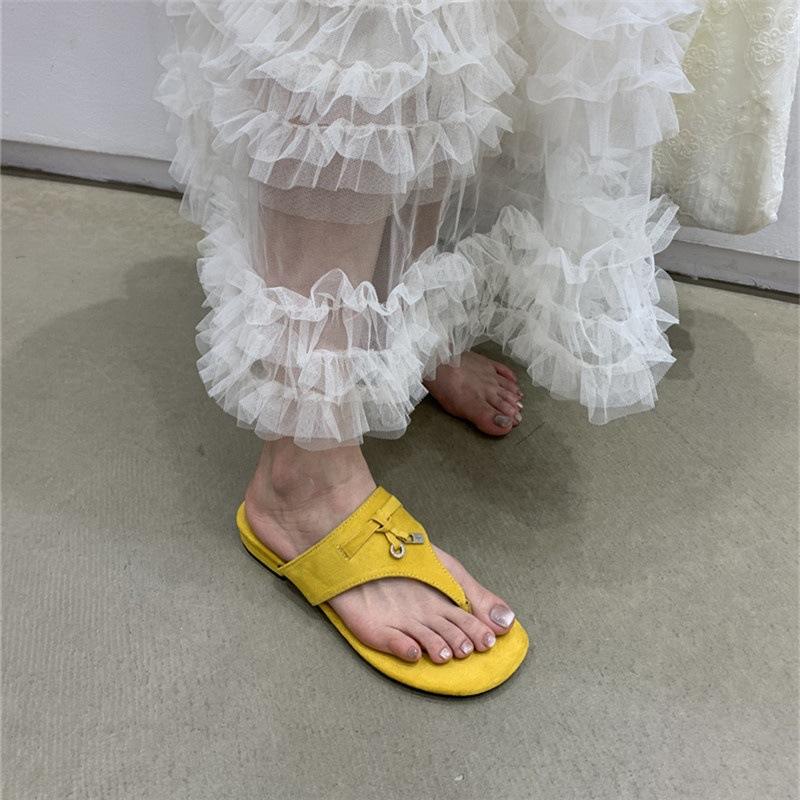 Xiaoxiangfeng girl with skirt toe flip-flops shoes women's summer wear 2025 new pinch foot flat bottom cool slippers