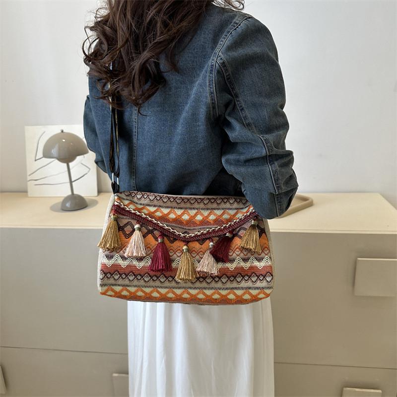 Ethnic Style Large Capacity Shoulder Bag 2023 New Bag Female Niche Fashion Tote Bag Casual Simple Crossbody Bag Street Trend