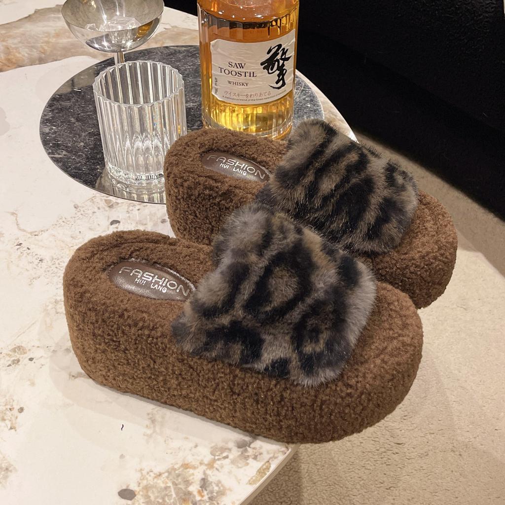 Dicksohlige Leopardenmuster flauschige Hausschuhe ins Herbst und Winter Internet-Berühmtheit Mode Oberbekleidung erhöhend weichsohlig rutschfest Ein-Wort Baumwolle
