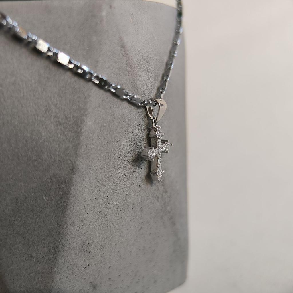 Серебряный крестик с фианитами (2192947)