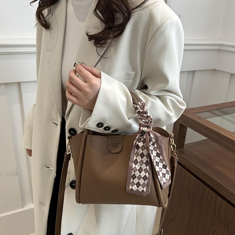Women's Retro Korean-Style Leather Commuting Shoulder Bag with Detachable Strap & Magnetic Closure
